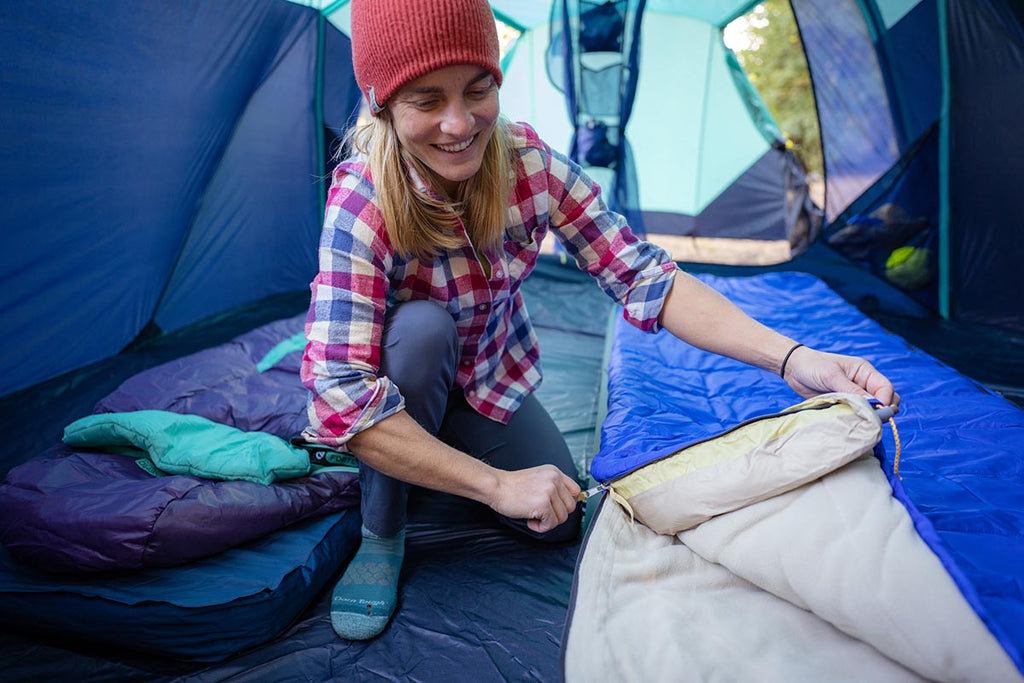 Choosing the Best Camping Sleeping Bags for Sleep-Tight
