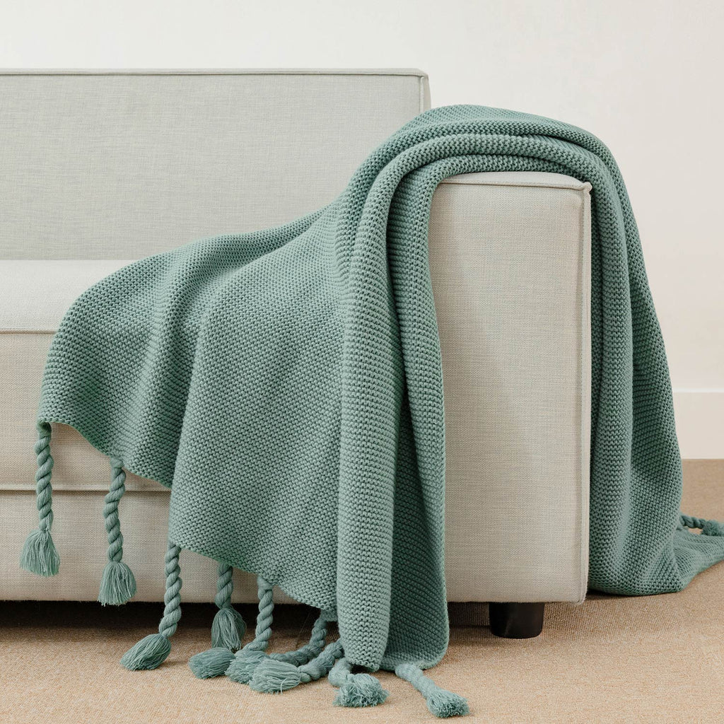 Knitted tassel blankets - BEJUSTSIMPLE
