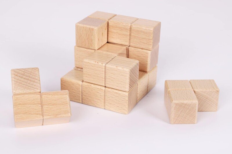 Large Wooden Soma Cube Puzzle Engaging Brain Teaser for All Ages - Image 4